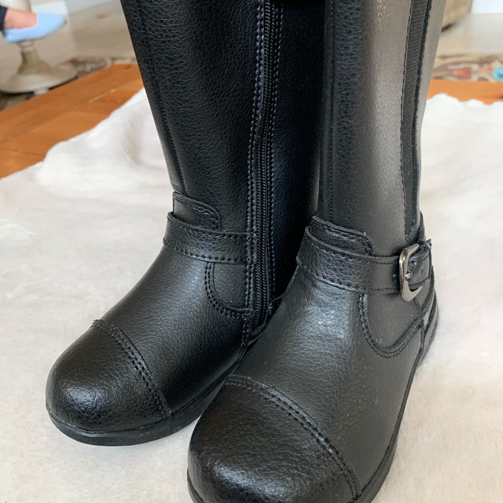 Black pediped boots size 24 (7.5-8)